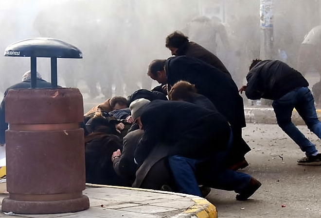 Van’daki protestolara polis müdahalesi galerisi resim 1