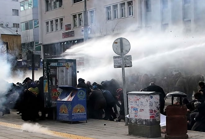 Van’daki protestolara polis müdahalesi galerisi resim 10