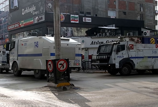 Van’daki protestolara polis müdahalesi galerisi resim 14