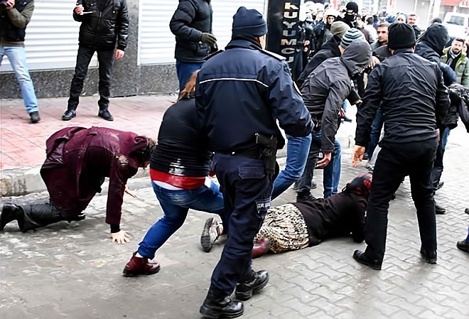 Van’daki protestolara polis müdahalesi galerisi resim 2