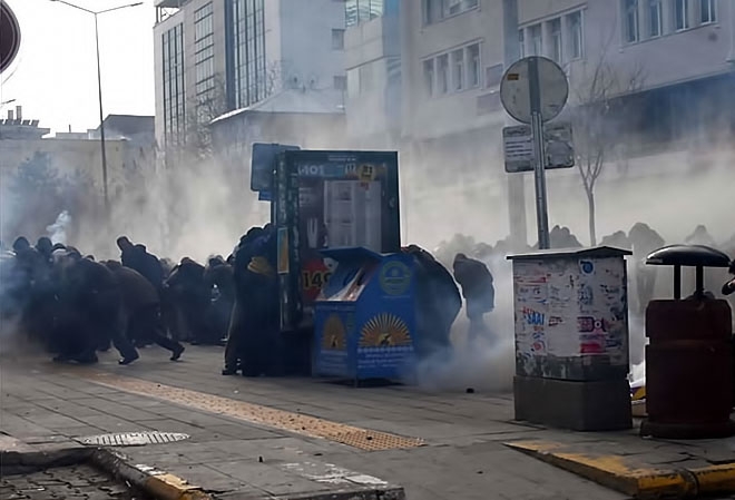 Van’daki protestolara polis müdahalesi galerisi resim 7