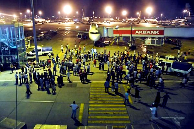 Türkiye'yi sarsan geceden fotoğraflar galerisi resim 41