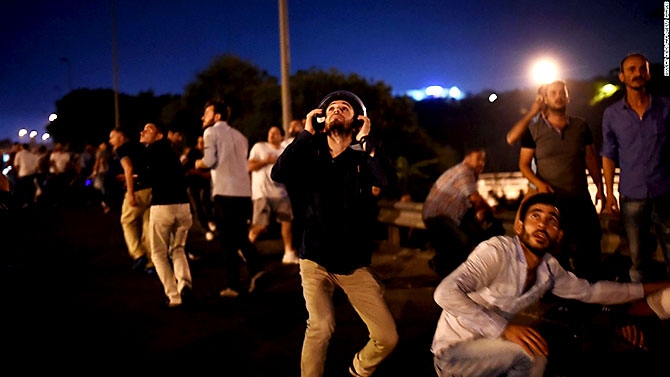 Türkiye'yi sarsan geceden fotoğraflar galerisi resim 60