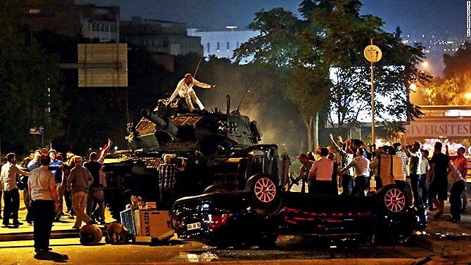 Türkiye'yi sarsan geceden fotoğraflar galerisi resim 71