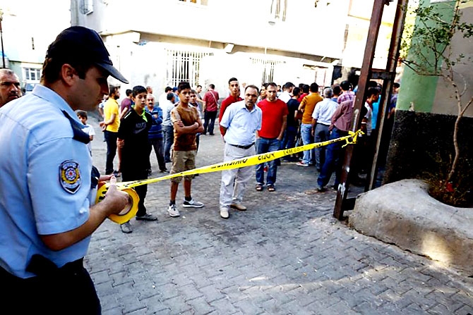 Antep'te bombalı saldırı: En az 50 kişi hayatını kaybetti galerisi resim 20