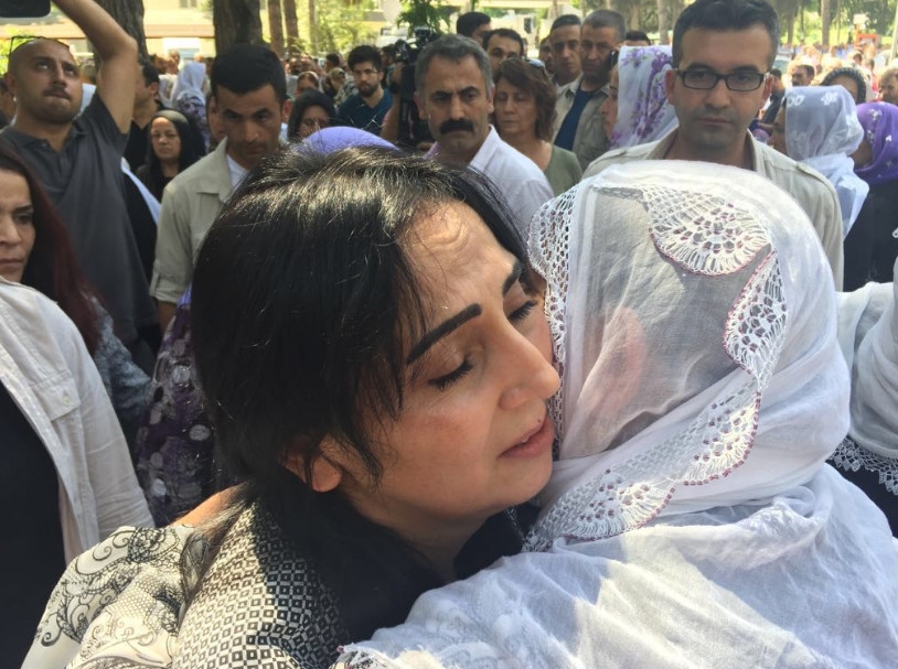 Antep'te bombalı saldırı: En az 50 kişi hayatını kaybetti galerisi resim 26