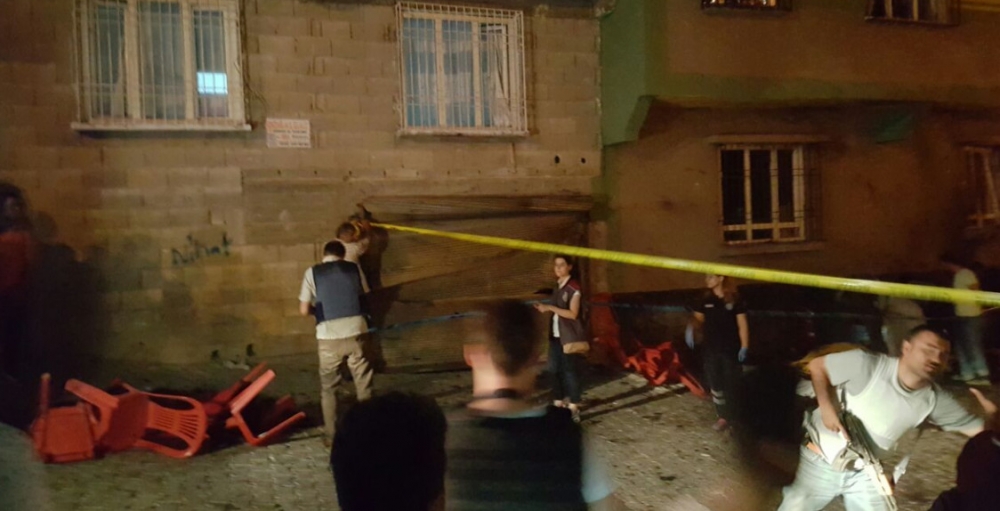 Antep'te bombalı saldırı: En az 50 kişi hayatını kaybetti galerisi resim 33