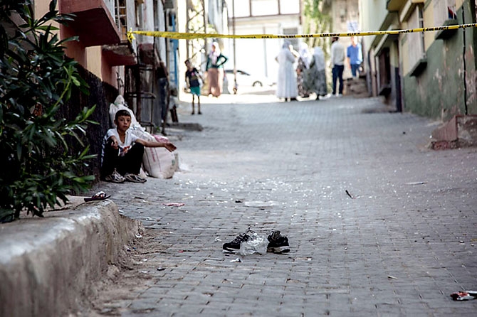 Antep'te bombalı saldırı: En az 50 kişi hayatını kaybetti galerisi resim 57