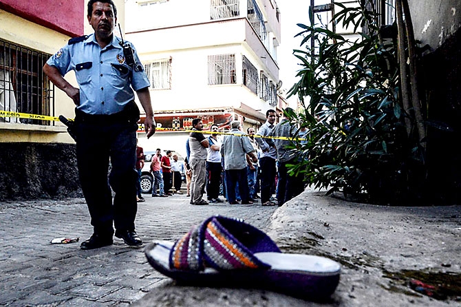 Antep'te bombalı saldırı: En az 50 kişi hayatını kaybetti galerisi resim 76