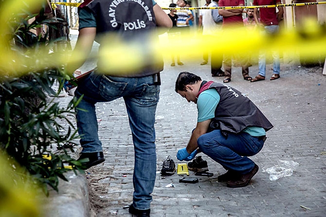 Antep'te bombalı saldırı: En az 50 kişi hayatını kaybetti galerisi resim 85