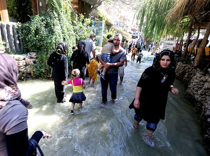 Bayramda binlerce turist Federal Kürdistan'a akın etti galerisi resim 11