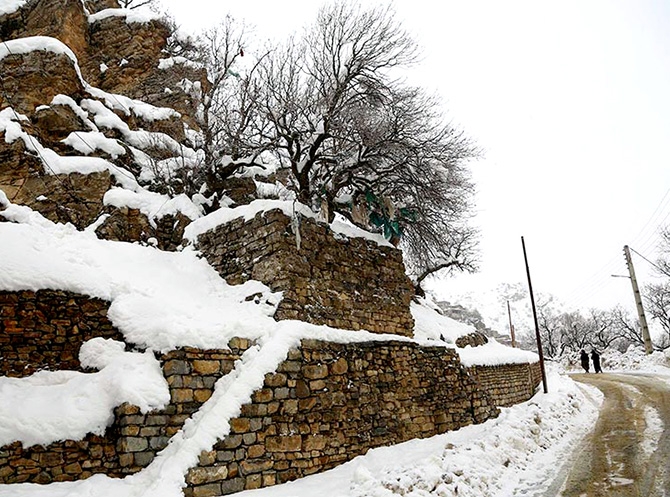 Hawraman Taht köyünde kar manzarası galerisi resim 11