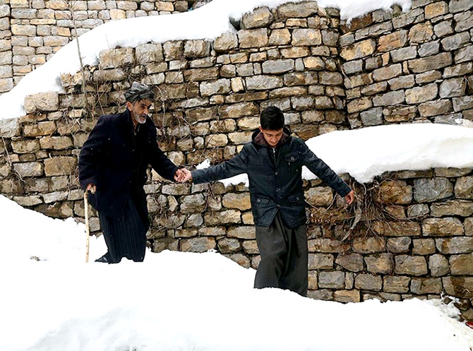 Hawraman Taht köyünde kar manzarası galerisi resim 8