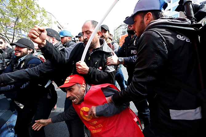 Reuters kareleriyle İstanbul’da 1 Mayıs galerisi resim 19