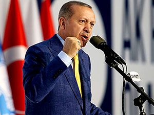 Reuters kareleriyle Erdoğan’ın ‘partiye dönüş’ kongresi