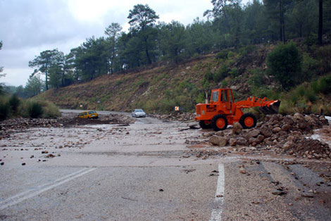 Sel Olympos'u Yuttu galerisi resim 11