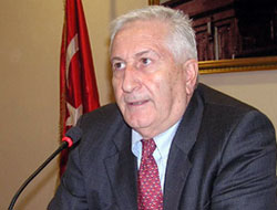 Çevik Bir'i Terleten Sorular!