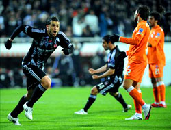 Kartal Zirveye Ortak Oldu