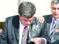 Paranın başkanına yumurtalı saldırı