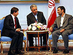 Davutoğlu Ahmedinejad İle Görüştü