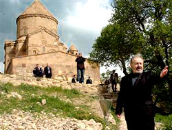Akdamar'daki kilise ayine hazırlanıyor