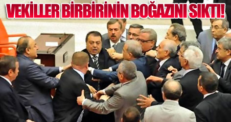 Vekiller birbirinin boğazını sıktı!