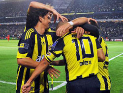 Fenerbahçe Zirveyi Bırakmıyor