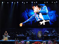 Michael Jackson'un cenazesine çok sayıda ünlü katılı.