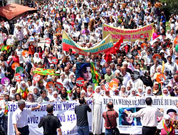 20 bin BDP'li Diyarbakır'da yürüdü