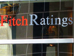 Fitch: İngiltere'nin mali sorunları ürkütücü