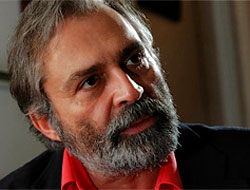 Haluk Bilginer'e kelepçe!