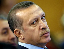 Erdoğan'ın masasında ayet olsa ...