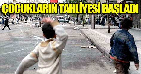 Taş atan çocukların tahliyesine başlandı
