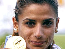 Atletizmde Nevin Yanıt birinci oldu