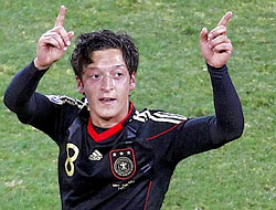 Mesut Özil, Real Madrid'e transfer oldu Flaş