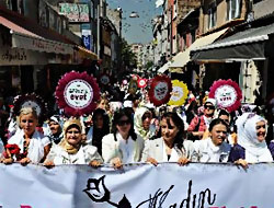 Binlerce kişi 'evet' için yürüdü