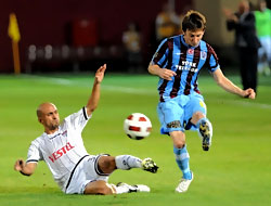 Trabzonspor Manisa'ya boyun eğdi