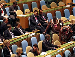 Çıplak Kral Gül'ü şaşırttı