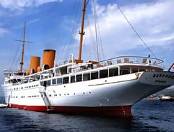 Atatürk'ün yatına fuhuş baskını