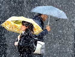 Yağmur yağdı, hayat durdu