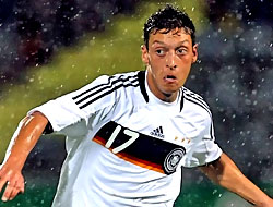 Mesut Özil, en iyi 11'de