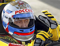 Putin bu kez de F1 pilotu oldu!