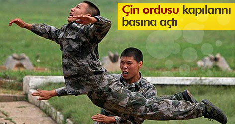 Çin ordusu kapılarını basına açtı