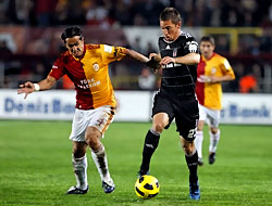 Sami Yen'i Kartal yıktı!