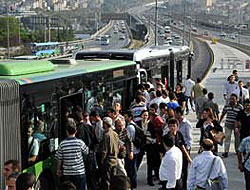 Metrobüs halkı isyan ettirdi