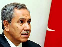 Arınç: Silahsız öğrenciye aşırı güç kullanıldı