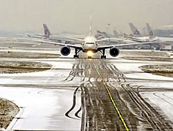 Kar Moskova havalimanını kapattı