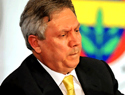 Alex Aziz Yıldırım'ı kızdırdı