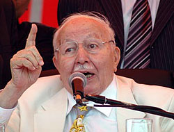 Necmettin Erbakan yeniden hastanede