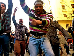 Mısır'da göstericiler yasak dinlemedi